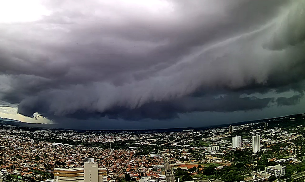 Previsão do tempo: nuvem demais para chuva de menos