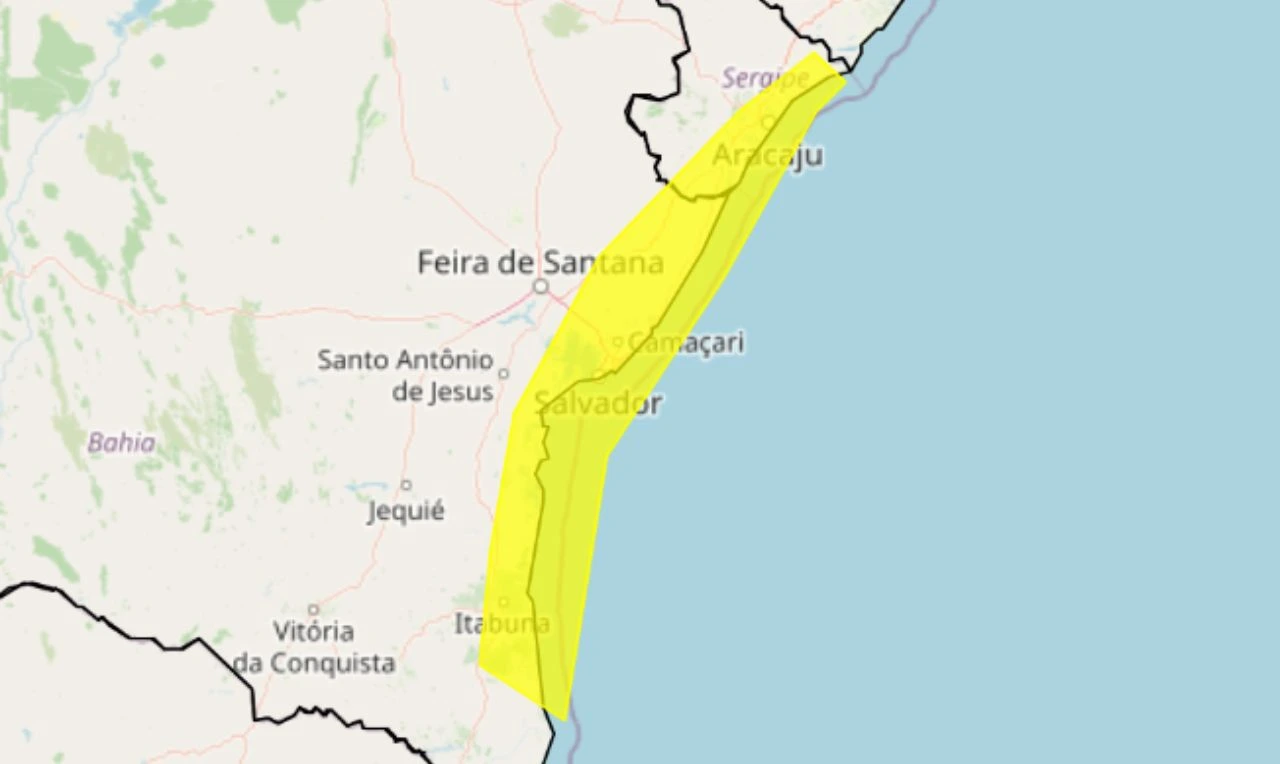 Trata-se de um alerta amarelo para acumulado de chuva, com risco de alagamento e deslizamento em partes da Bahia e Sergipe
