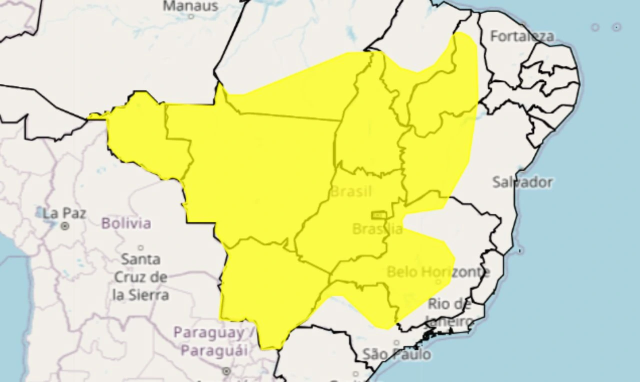 Trata-se de um alerta amarelo para baixa umidade alcançando grande parte do Brasil
