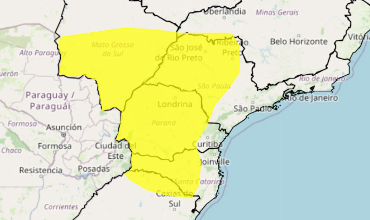 Trata-se de um alerta amarelo para chuva intensa, ventania e risco de alagamentos em partes do Centro-Oeste, Sudeste e Sul