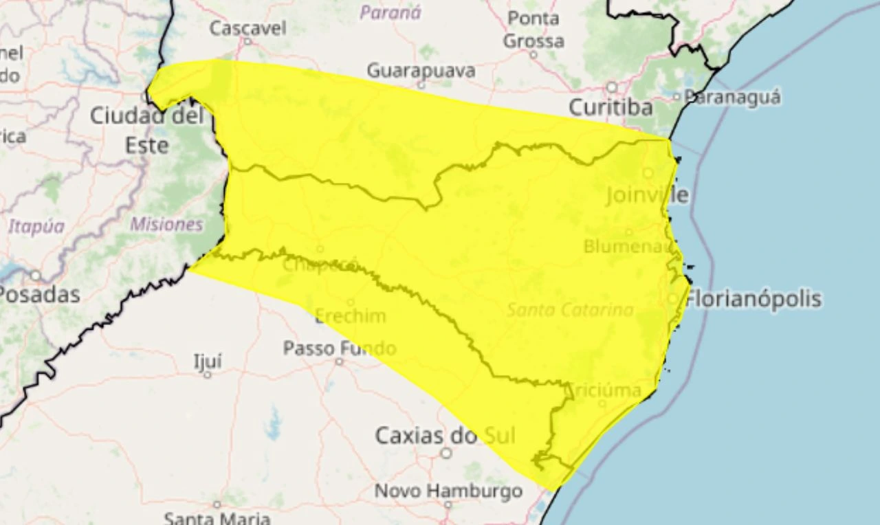 Trata-se de um alerta amarelo para chuvas intensas, ventania e alagamento em partes do Sul