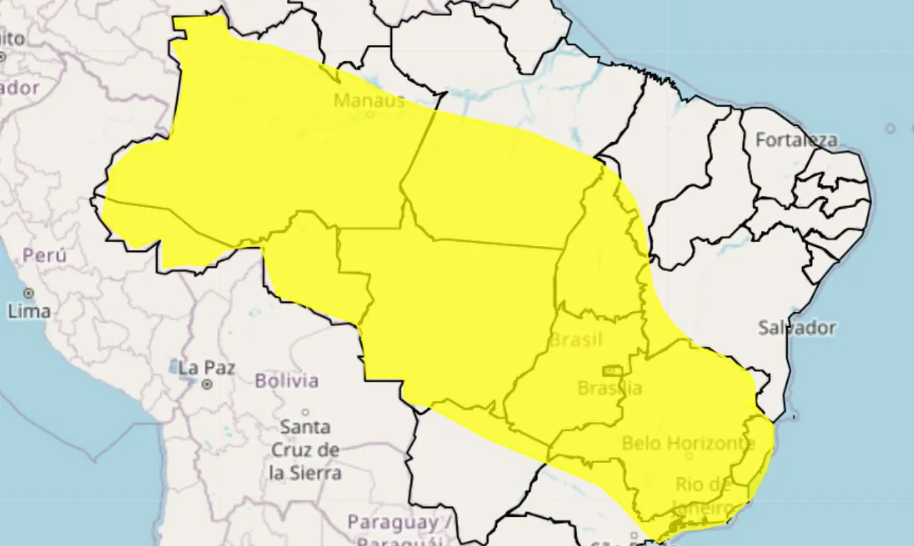 A imagem mostra um alerta amarelo para chuva intensa e ventania em grande parte do país