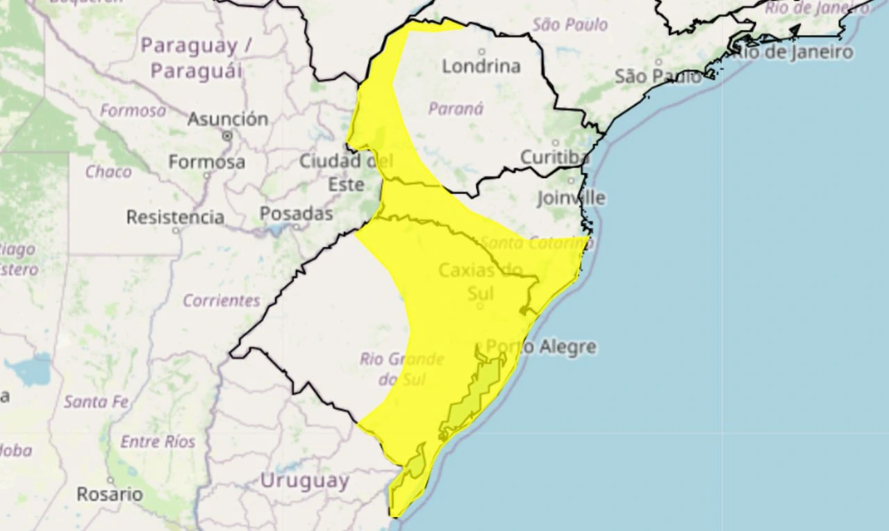 A imagem mostra um alerta amarelo para tempestade na região Sul do país