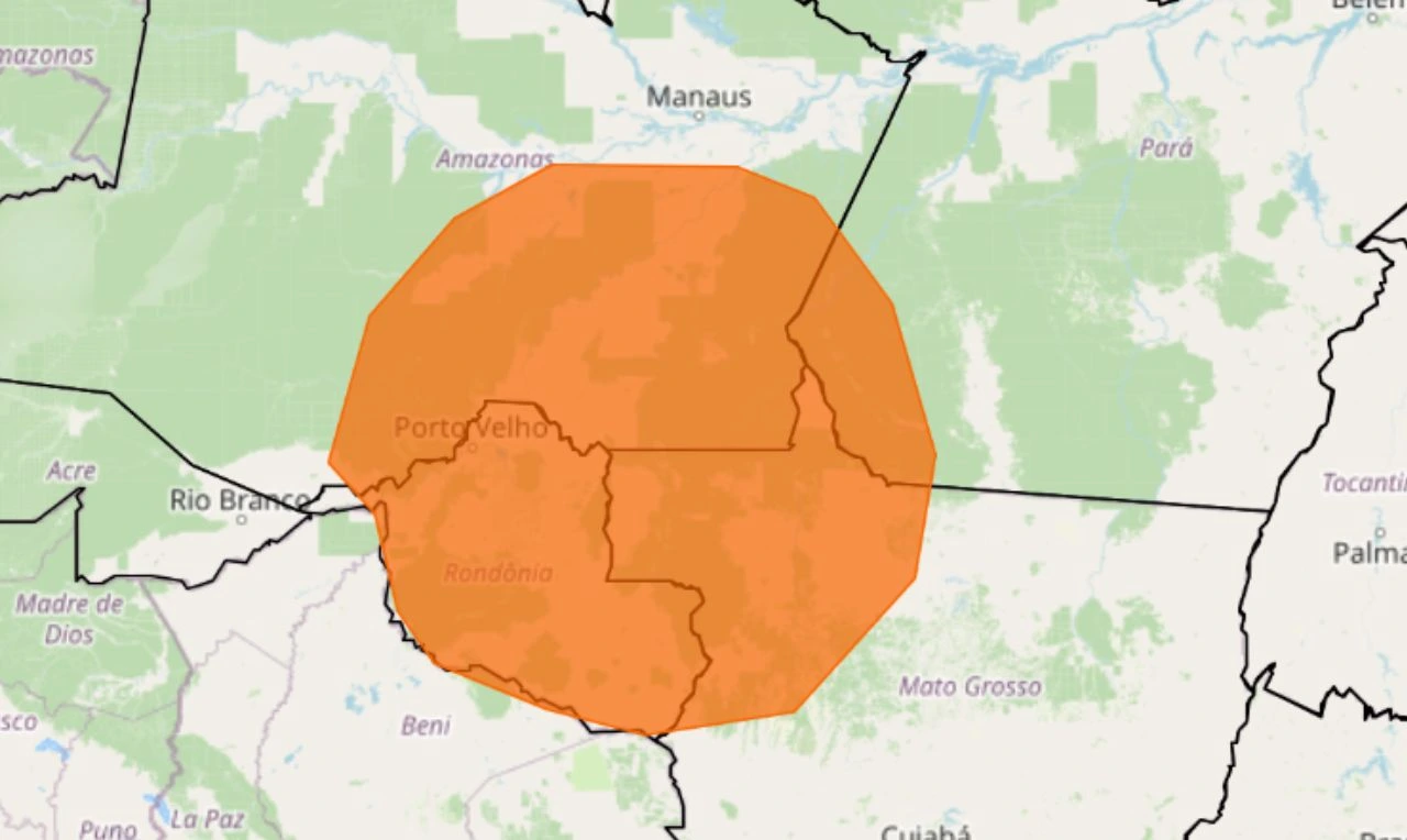 Trata-se de um alerta laranja para chuva intensa e risco de alagamentos nas regiões Norte e Centro-Oeste