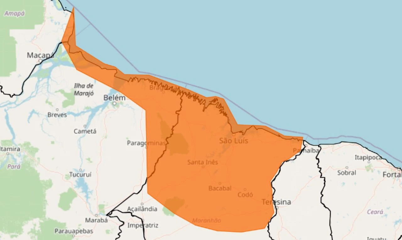 Trata-se de um alerta laranja para chuva intensa, ventania e risco de alagamento em MA, AP e PA
