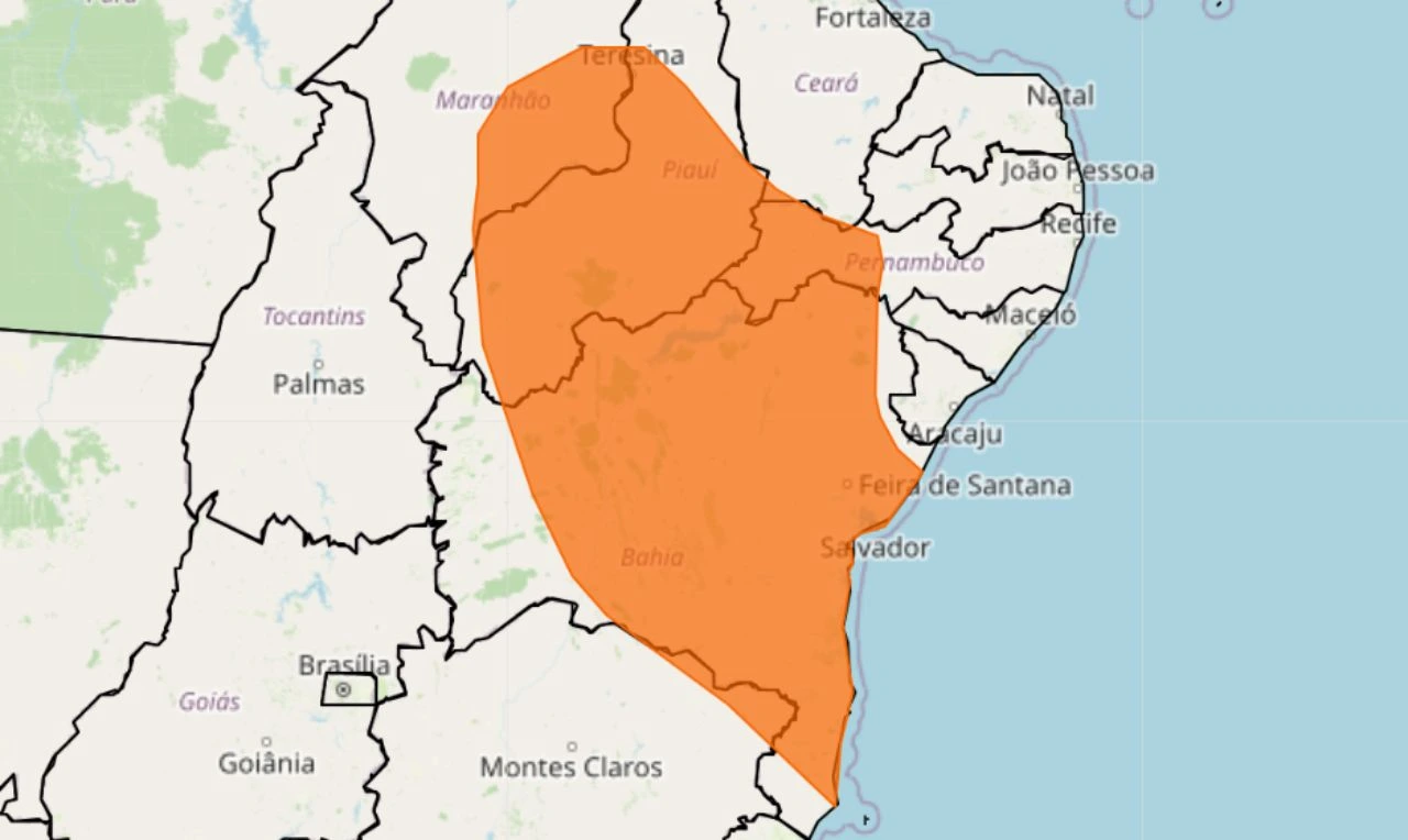 a imagem mostra um alerta laranja para chuvas intensas e ventania no Nordeste e Sudeste
