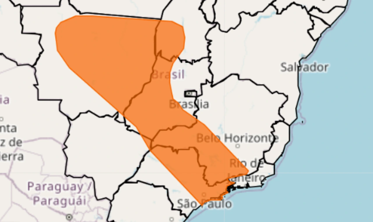 A imagem mostra um alerta laranja para chuva intensa, ventania e possíveis alagamentos em partes do Norte, Centro-Oeste e Sudeste