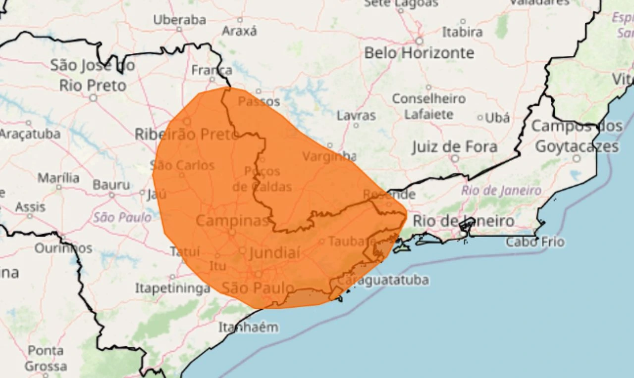 Trata-se de um alerta laranja para tempestade, ventania e granizo na região Sudeste do país