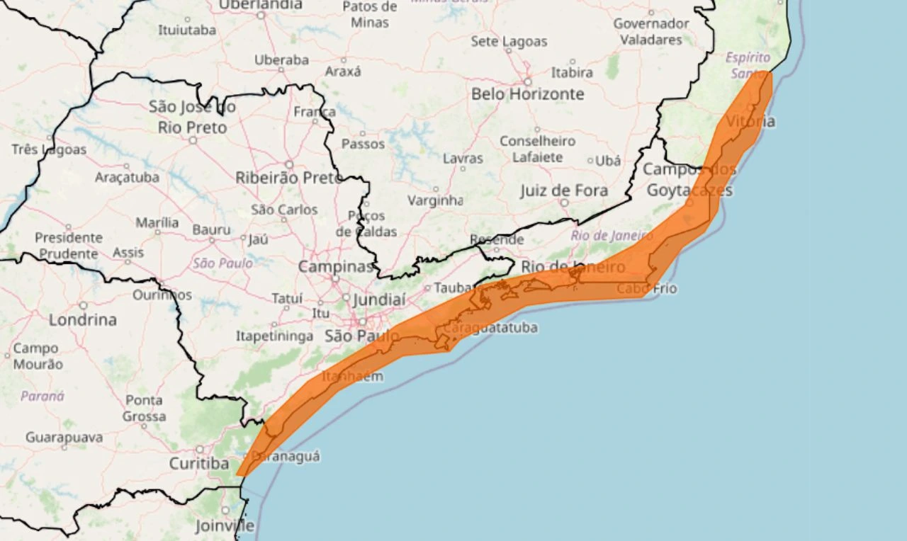 Trata-se de um alerta laranja para ventos costeiros em parte das regiões Sudeste e Sul