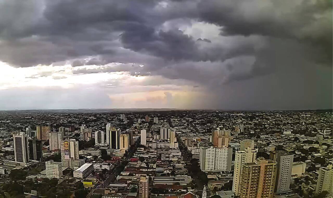 Avanço de chuva intensa em Campo Grande/MS. Confira o vídeo exclusivo!