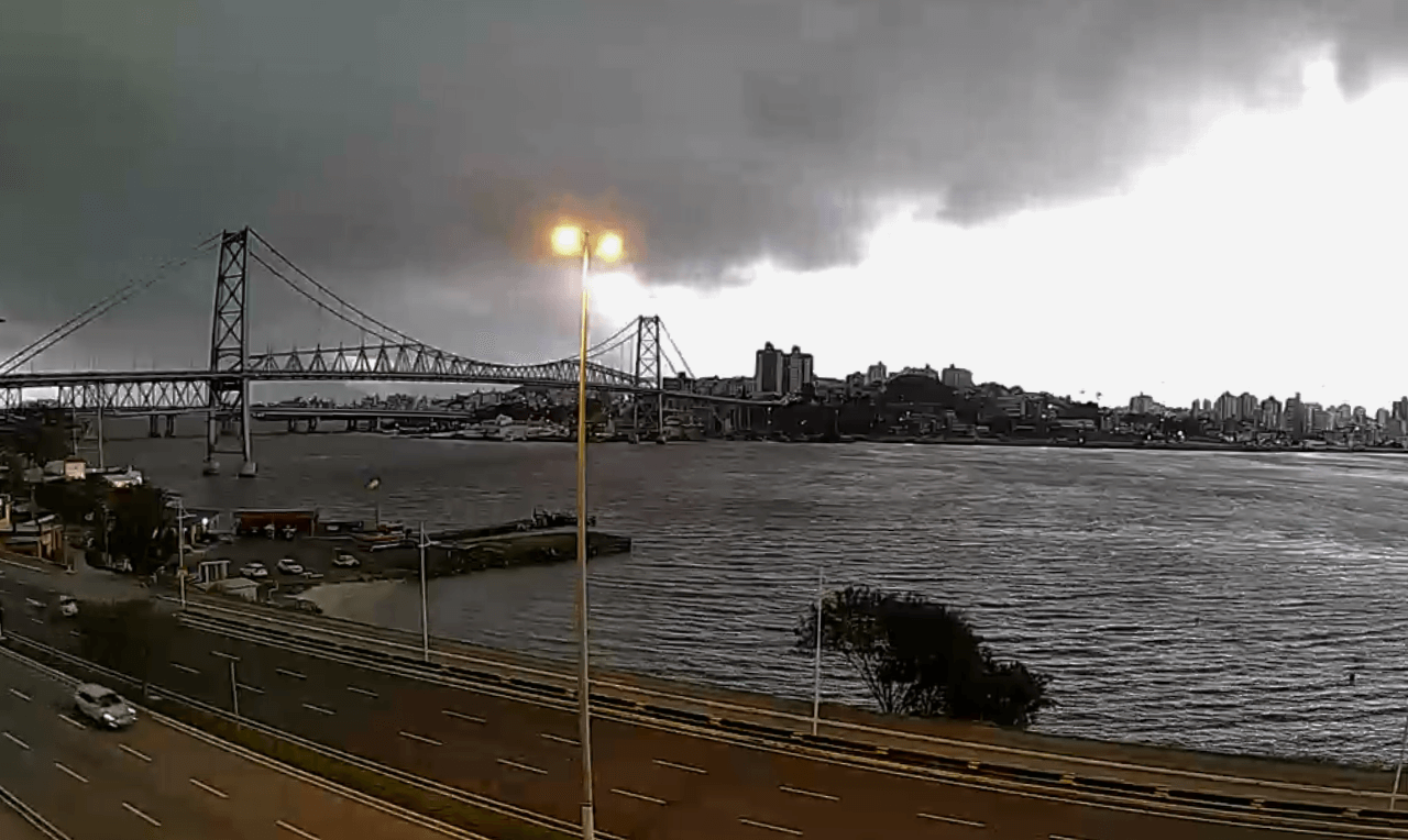 Alerta: Chuva forte e volumosa em Santa Catarina? Confira a previsão para o fim de semana