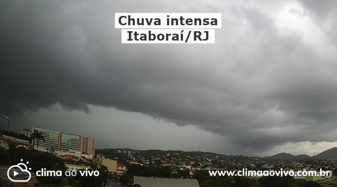 na imgem mostra o avanço de uma intensa chuva sobre a cidade de Itaboraí/RJ