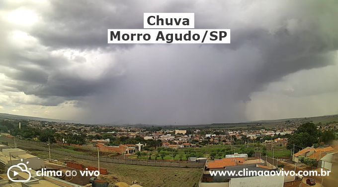 Na imagem mostra a formação de chuva na ciade de Morro Agudo/SP