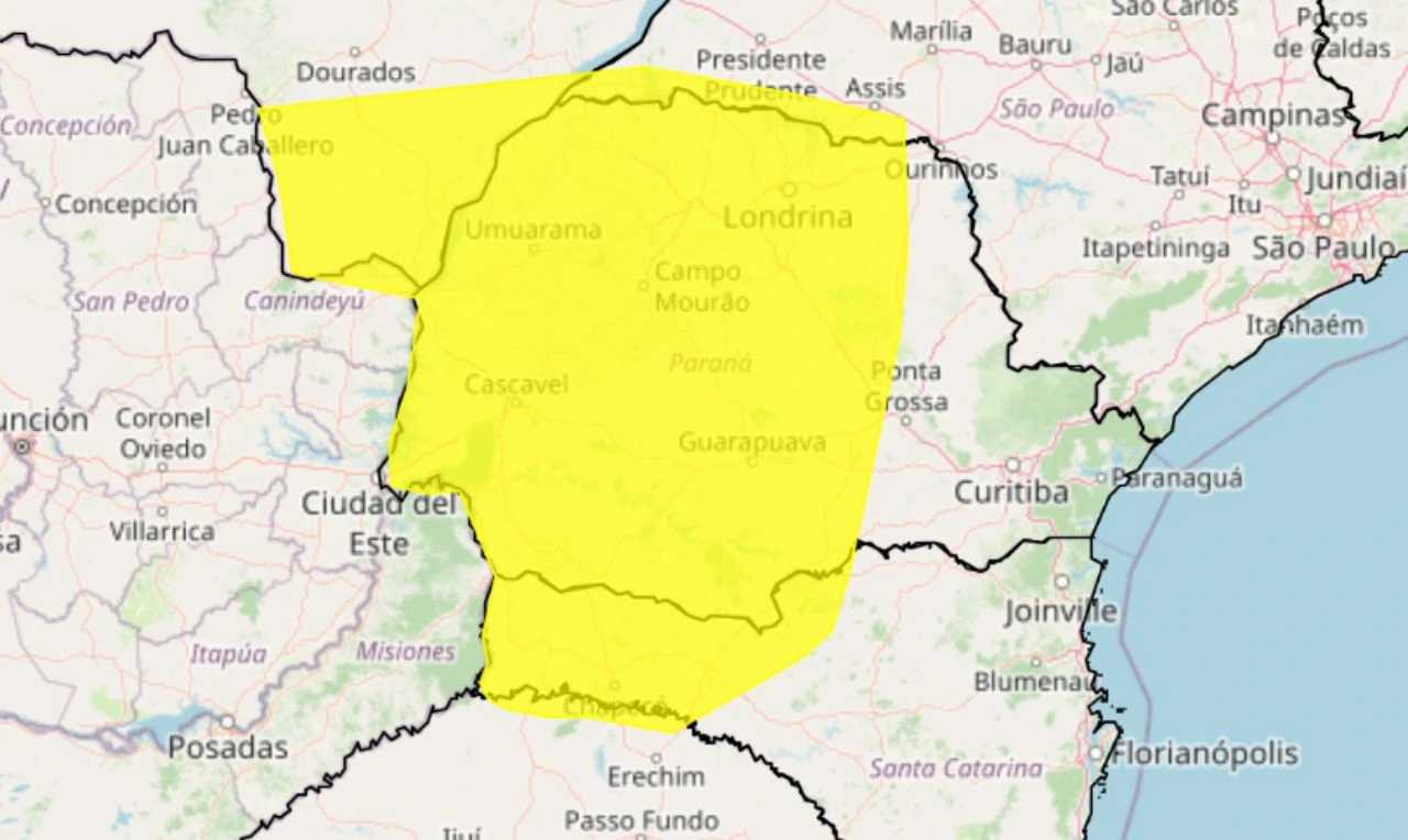 A imagem mostra um alerta amarelo para tempestade acompanhada de ventania e granizo nas regiões Centro-Oeste, Sudeste e Sul