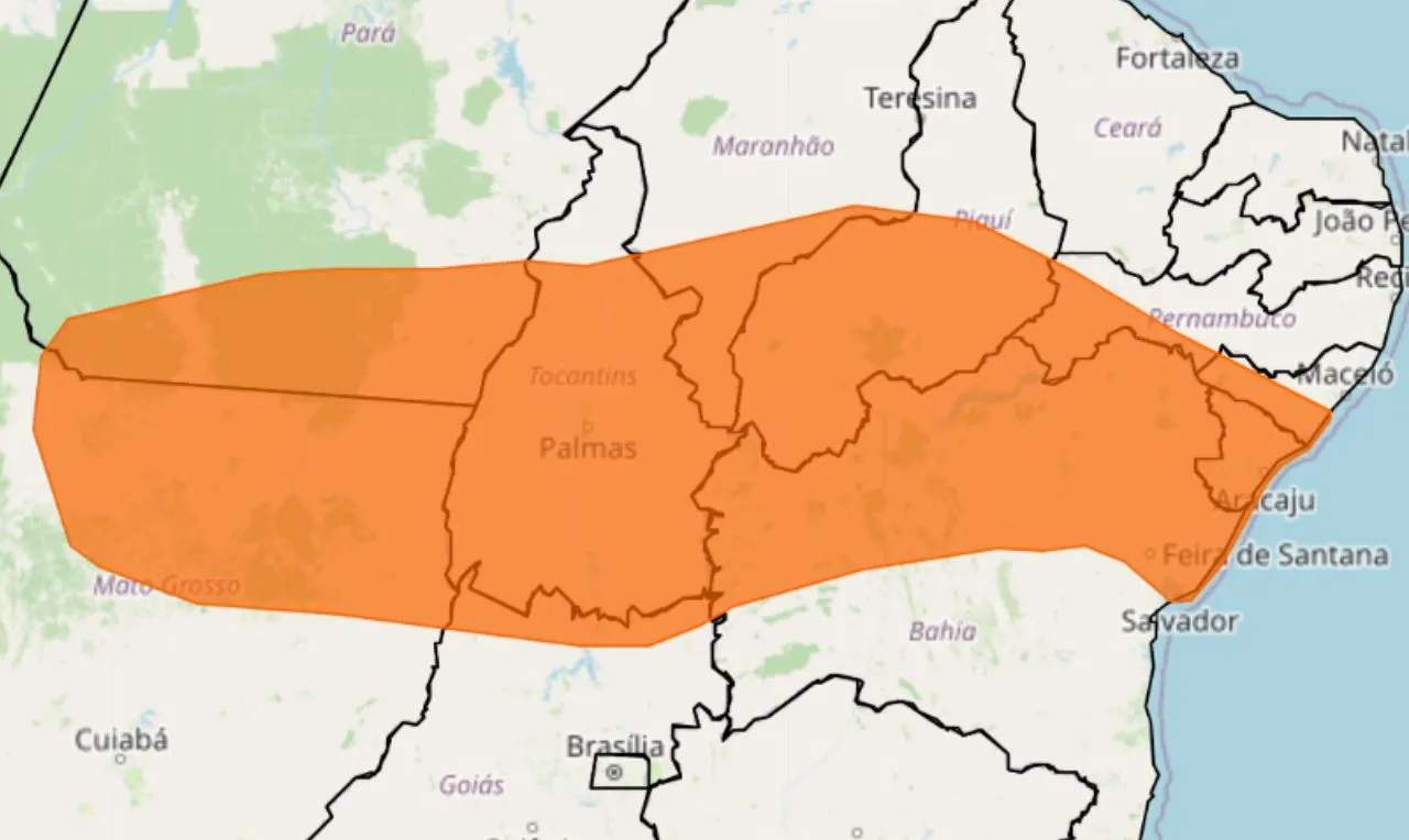 A imagem mostra alerta laranja para chuvas intensas e ventania nas regiões Norte, Nordeste e Centro-Oeste do país