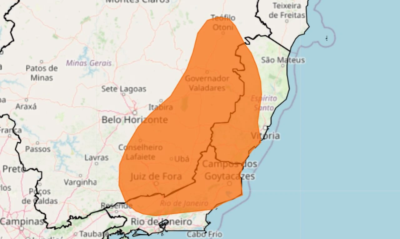 A imagem mostra um alerta laranja para chuvas intensas e ventania em parte da região sudeste